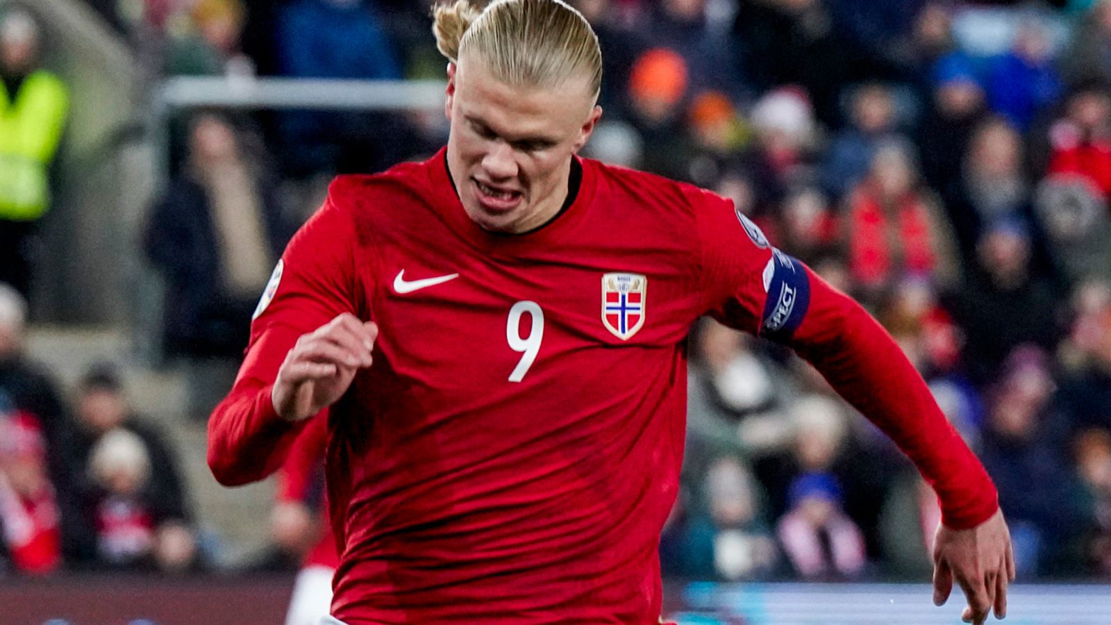 哈蘭德:挪威前鋒因腳踝受傷退出了對陣蘇格蘭的大名單